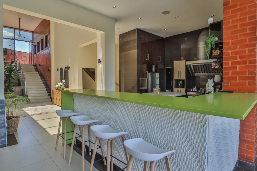 5 Bedroom Property for Sale in Xanadu Eco Park North West